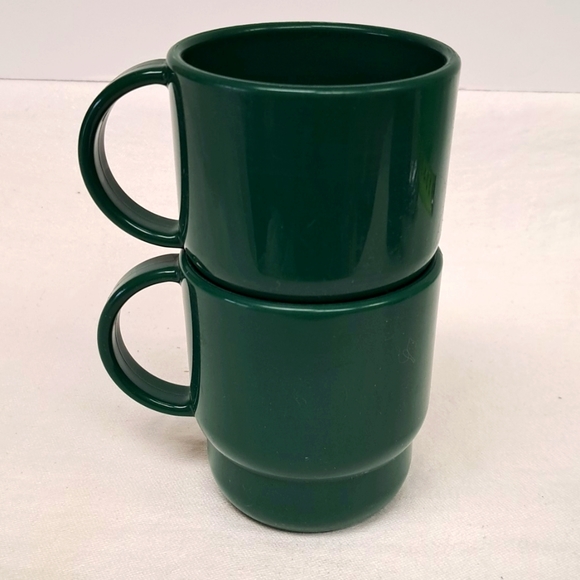 Vintage set of 2 green TUPPERWARE stackable mugs - Picture 2 of 5